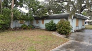 1021 April LN, North Fort Myers, FL 33903