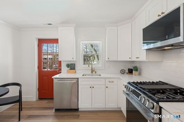 563 Pearl Harbor Street, Bridgeport, CT 06610