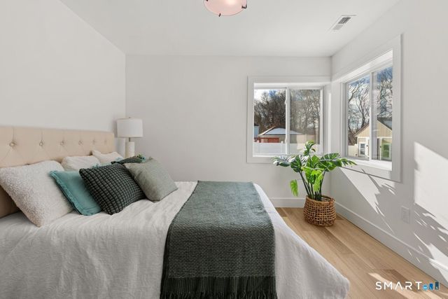 563 Pearl Harbor Street, Bridgeport, CT 06610