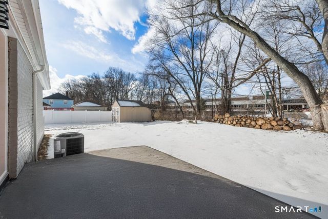 563 Pearl Harbor Street, Bridgeport, CT 06610