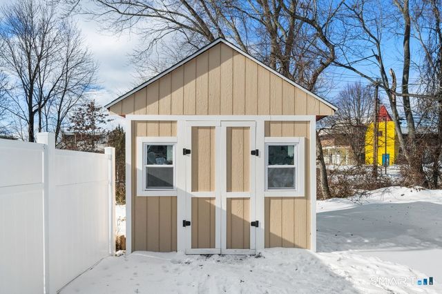 563 Pearl Harbor Street, Bridgeport, CT 06610