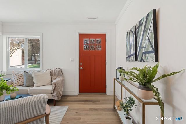 563 Pearl Harbor Street, Bridgeport, CT 06610