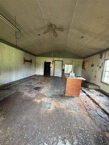 404 David Marcantel Road, Dequincy, LA 70633