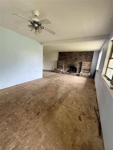404 David Marcantel Road, Dequincy, LA 70633