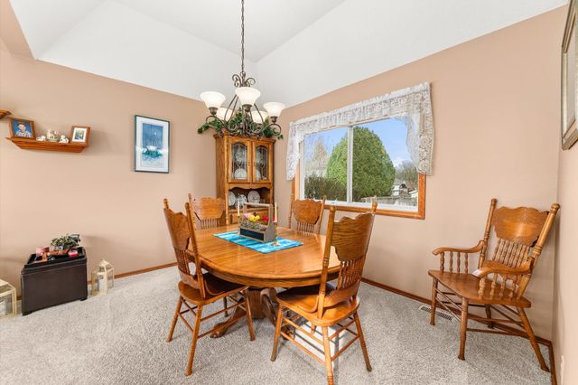 2111 S St Charles Rd, Veradale, WA 99037