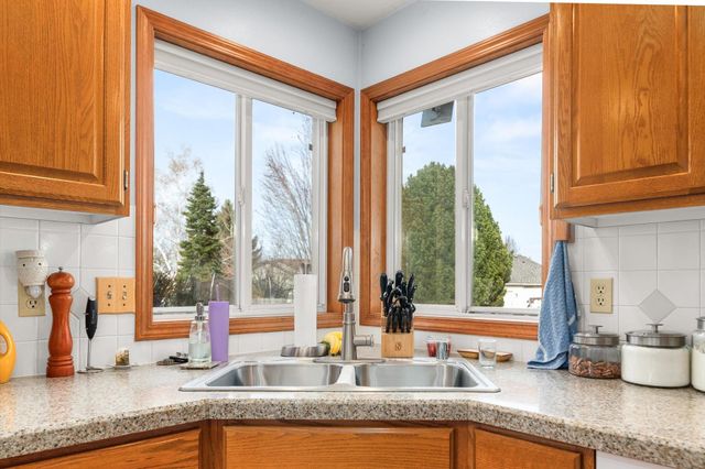 2111 S St Charles Rd, Veradale, WA 99037