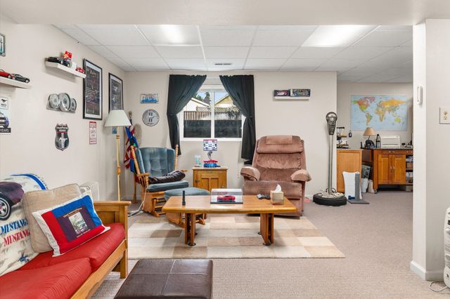 2111 S St Charles Rd, Veradale, WA 99037