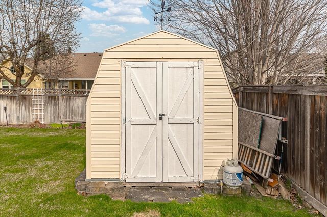 2111 S St Charles Rd, Veradale, WA 99037