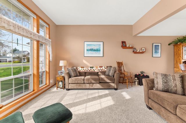 2111 S St Charles Rd, Veradale, WA 99037