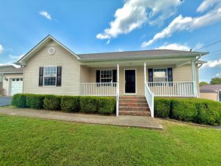 1802 Brittany Ct, Columbia, TN 38401