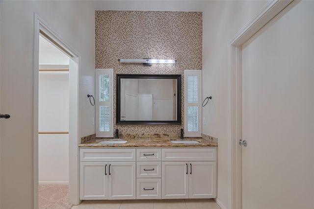 11914 Ashmead Drive, Houston, TX 77077