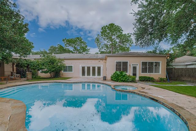 11914 Ashmead Drive, Houston, TX 77077