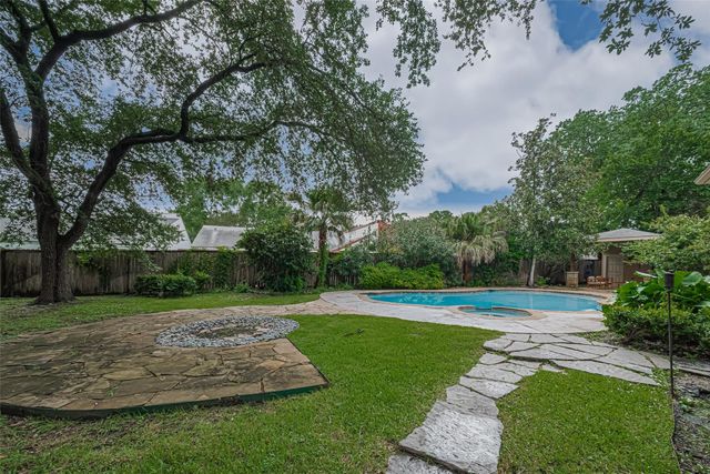 11914 Ashmead Drive, Houston, TX 77077