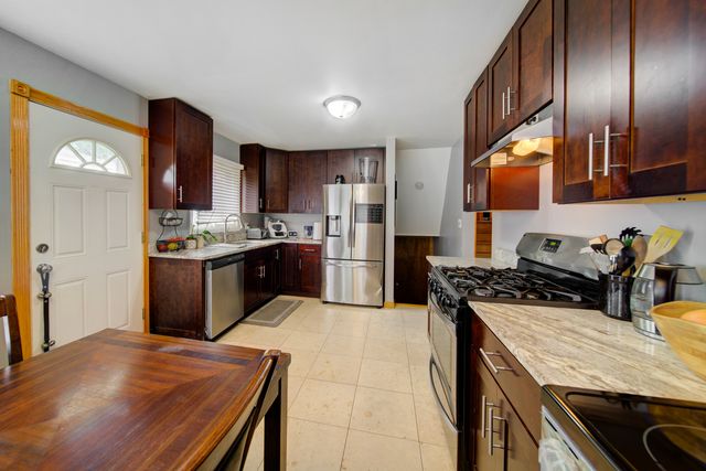 513 W Willow Glen, Addison, IL 60101