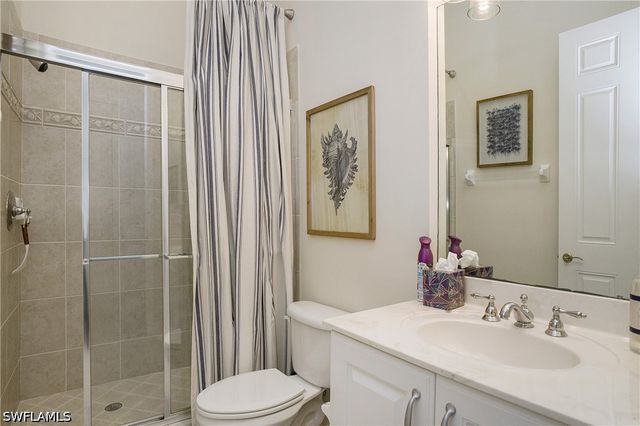 9239 Tesoro LN 3-203, Naples, FL 34114