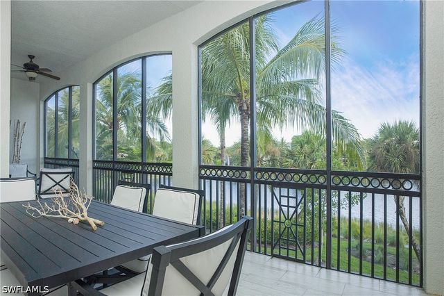 9239 Tesoro LN 3-203, Naples, FL 34114