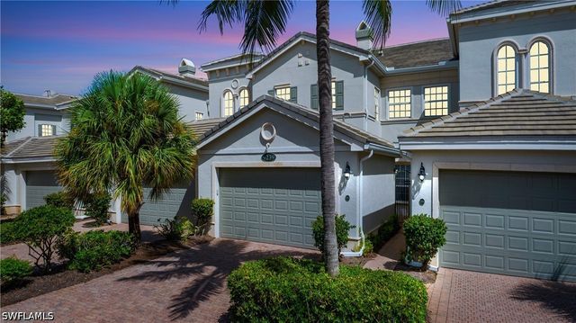 9239 Tesoro LN 3-203, Naples, FL 34114