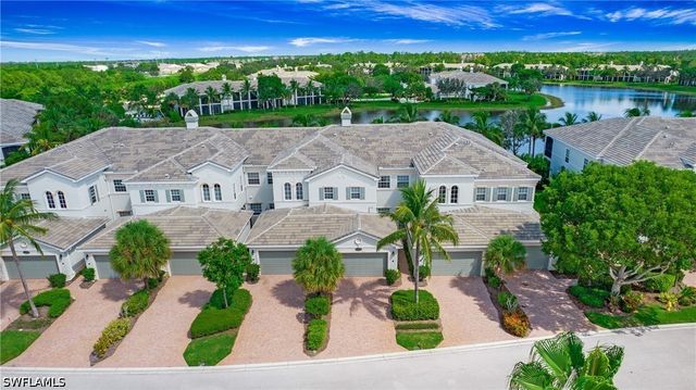 9239 Tesoro LN 3-203, Naples, FL 34114