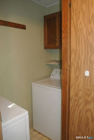 11 Ella Circle, Milford, CT 06460