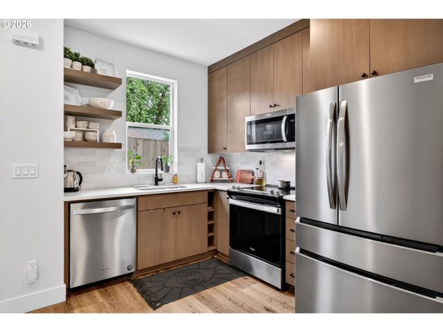 5322 Se MILWAUKIE Ave, Portland, OR 97202