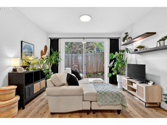 5322 Se MILWAUKIE Ave, Portland, OR 97202