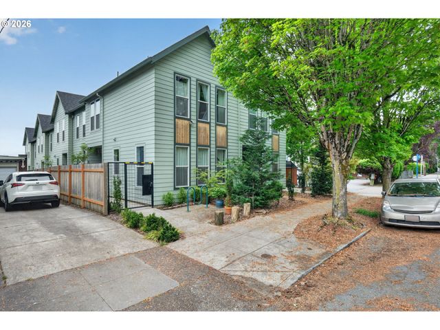 5322 Se MILWAUKIE Ave, Portland, OR 97202