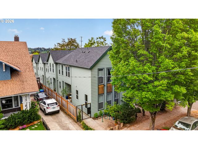 5322 Se MILWAUKIE Ave, Portland, OR 97202
