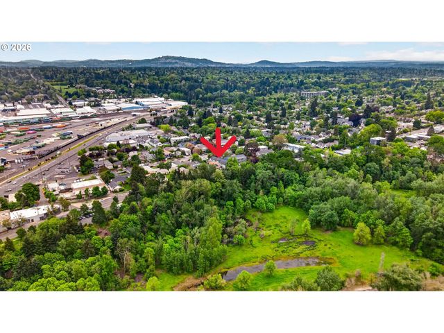 5322 Se MILWAUKIE Ave, Portland, OR 97202