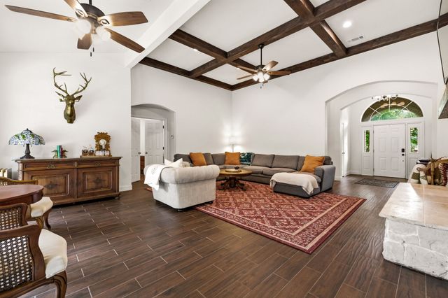 1092 Holly Lane, Lewisville, TX 75067