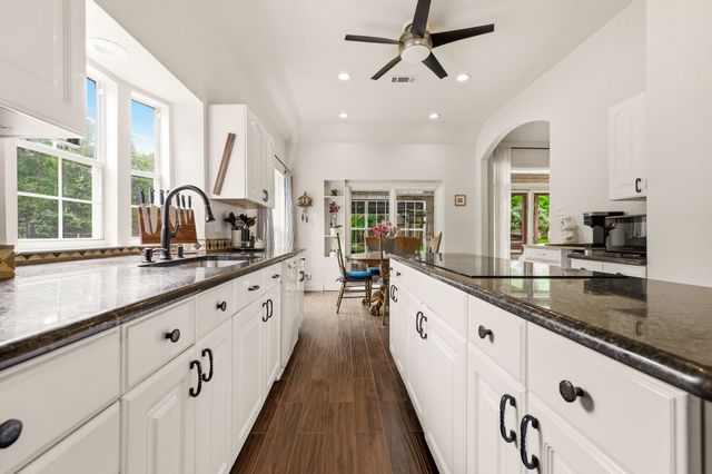 1092 Holly Lane, Lewisville, TX 75067