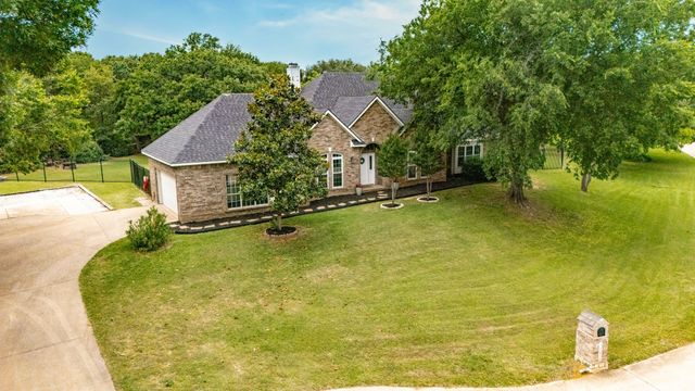 1092 Holly Lane, Lewisville, TX 75067