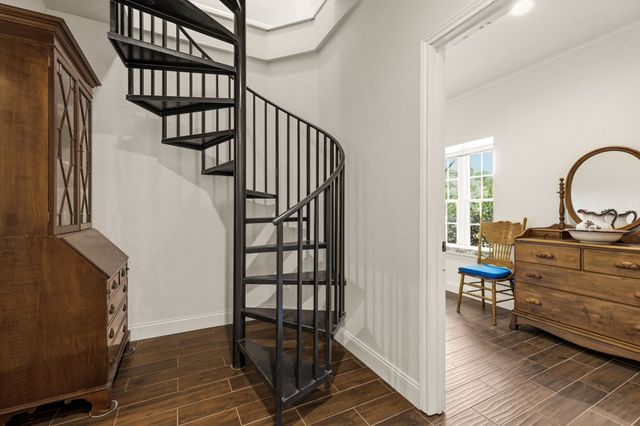 1092 Holly Lane, Lewisville, TX 75067