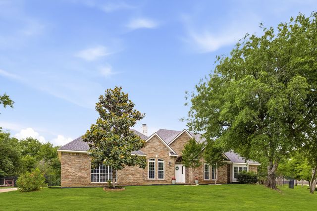 1092 Holly Lane, Lewisville, TX 75067