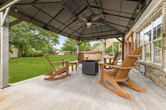 1092 Holly Lane, Lewisville, TX 75067