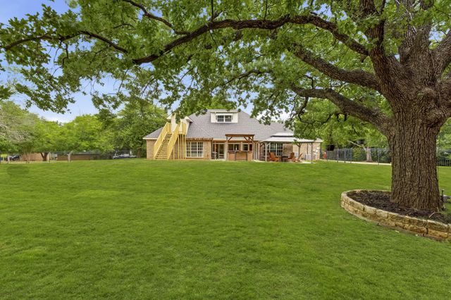 1092 Holly Lane, Lewisville, TX 75067