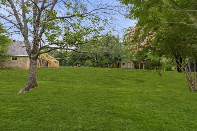 1092 Holly Lane, Lewisville, TX 75067