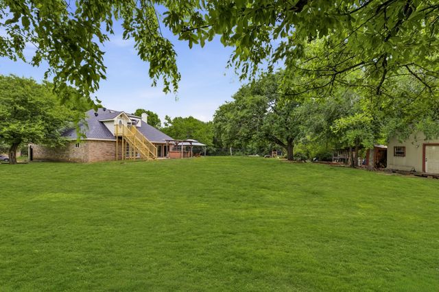1092 Holly Lane, Lewisville, TX 75067