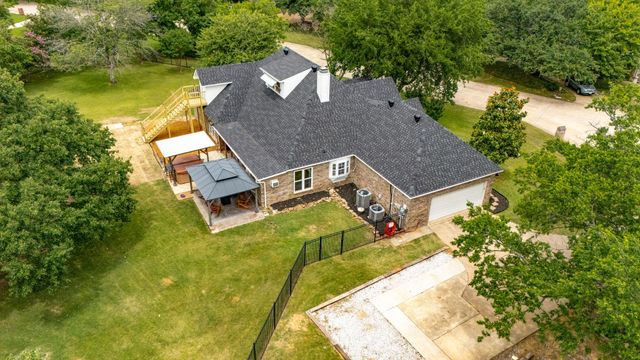 1092 Holly Lane, Lewisville, TX 75067