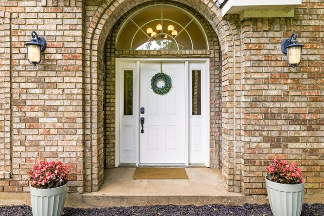 1092 Holly Lane, Lewisville, TX 75067