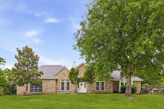 1092 Holly Lane, Lewisville, TX 75067