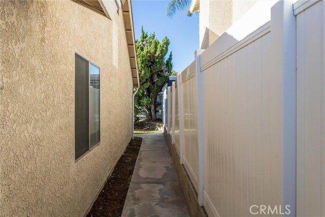 28630 Newcastle, Highland, CA 92346