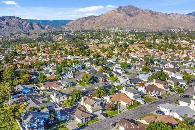 28630 Newcastle, Highland, CA 92346