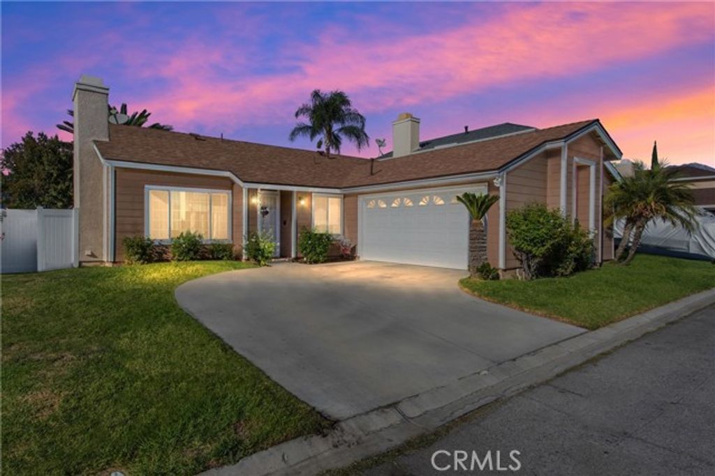 28630 Newcastle, Highland, CA 92346