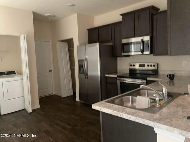 8111 ECHO SPRINGS Road, Jacksonville, FL 32256