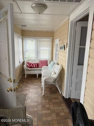 28 2nd Lane, Seaside Park, NJ 08752