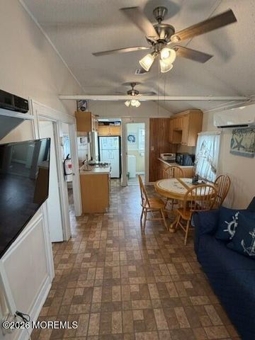 28 2nd Lane, Seaside Park, NJ 08752