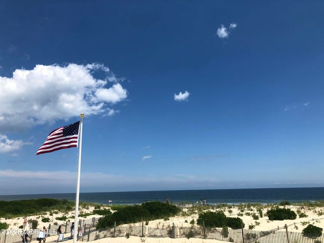 28 2nd Lane, Seaside Park, NJ 08752