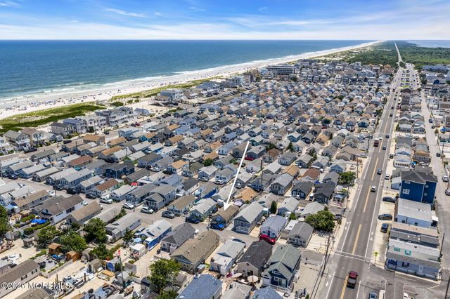 28 2nd Lane, Seaside Park, NJ 08752