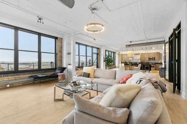 290 Market Street 702, Minneapolis, MN 55405
