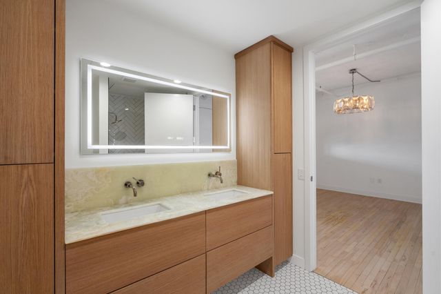 290 Market Street 702, Minneapolis, MN 55405
